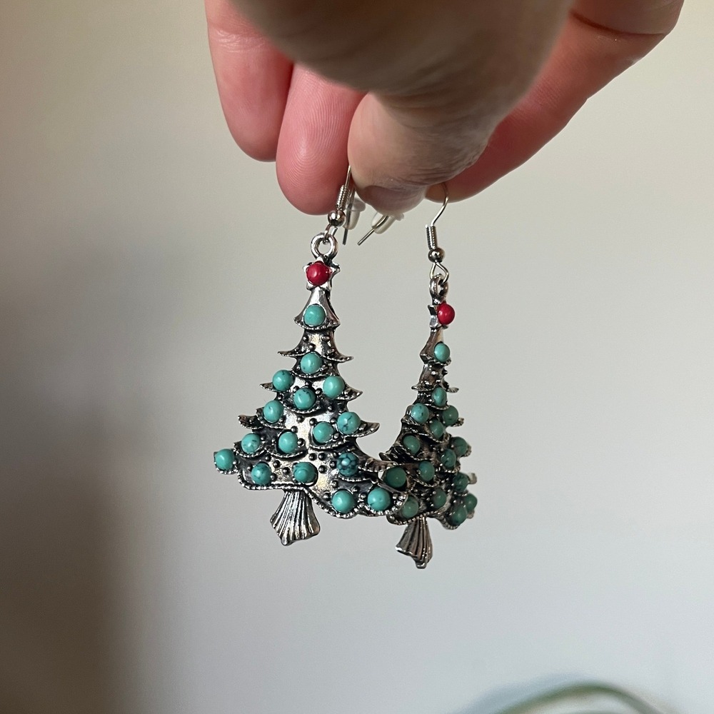 NWT Silver Tone Turquoise Christmas Tree Drop Earrings‎ Festive Holiday Boho
